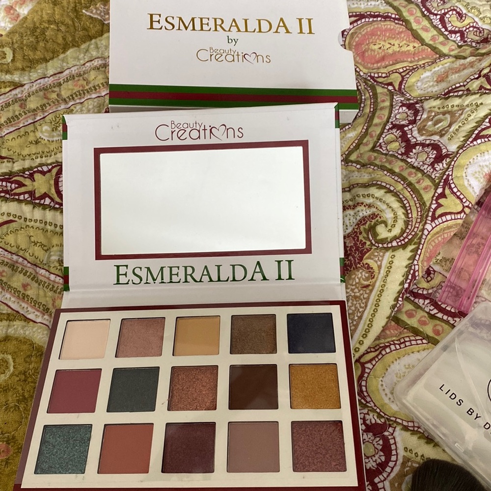 Esmeralda to buy beauty creations, eyeshadow, palette brand new